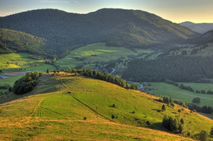 Blick auf den Blssling, den man vom Talgrund ebenso sieht wie vom Scheibenfelsen. Foto: Erich Spiegelhalter.