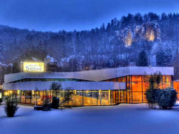Siebentäler Therme Bad Herrenalb Bildnachweis: Mit freundlicher Genehmigung der Kur; Kultur; Tourismus und Marketing Bad Herrenalb Siebentäler Therme Bad Herrenalb Bildnachweis: Mit freundlicher Genehmigung der Kur; Kultur; Tourismus und Marketing Bad Herrenalb