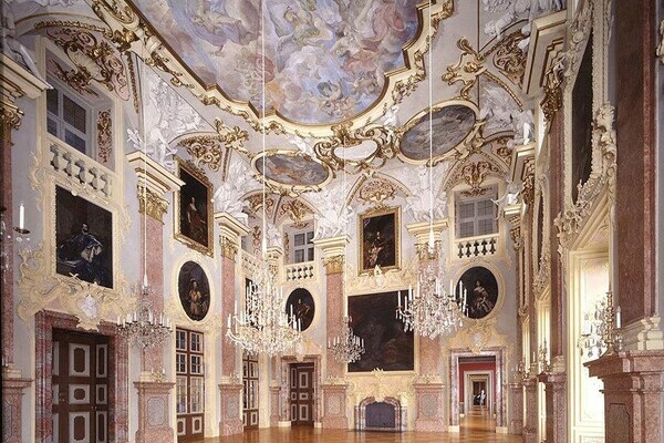 Schloss Rastatt, Ahnensaal Bildnachweis: Mit freundlicher Genhemigung der Staatlichen Schlösser und Gärten Baden-Württemberg Schloss Rastatt, Ahnensaal Bildnachweis: Mit freundlicher Genhemigung der Staatlichen Schlösser und Gärten Baden-Württemberg