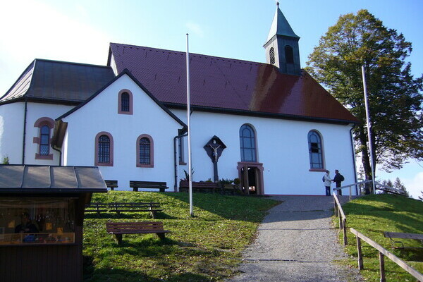 Wallfahrtskirche "unserer Lieben Frau vom Hörnleberg" Bildnachweis: Mit freundlicher Genehmigung von Herrn Pfarrer Bernhard Thum Wallfahrtskirche "unserer Lieben Frau vom Hörnleberg" Bildnachweis: Mit freundlicher Genehmigung von Herrn Pfarrer Bernhard Thum