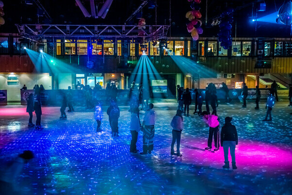 Eissporthalle Herrischried Bildnachweis: Mit freundlicher Genehmigung der Gemeinde Herrischried Eissporthalle Herrischried Bildnachweis: Mit freundlicher Genehmigung der Gemeinde Herrischried