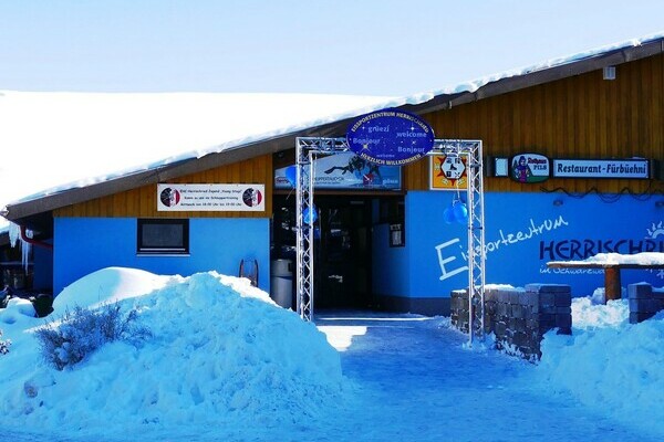 Eissporthalle Herrischried Bildnachweis: Mit freundlicher Genehmigung der Gemeinde Herrischried Eissporthalle Herrischried Bildnachweis: Mit freundlicher Genehmigung der Gemeinde Herrischried