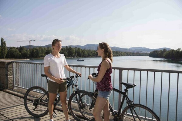 Velotour durch die Römerzeit Bildnachweis: Mit freundlicher Genehmigung der Gemeinde Grenzach-Wyhlen Velotour durch die Römerzeit Bildnachweis: Mit freundlicher Genehmigung der Gemeinde Grenzach-Wyhlen