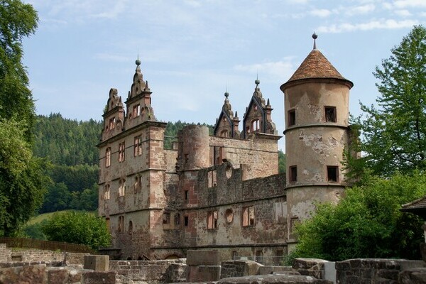 Bildnachweis: (Mit freundlicher Genehmigung Stadtinformation Calw) Bildnachweis: (Mit freundlicher Genehmigung Stadtinformation Calw)