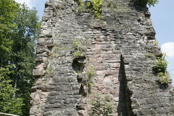 Burgruine Sterneck Bildnachweis: Mit freundlicher Genehmigung der Lo�burg Information