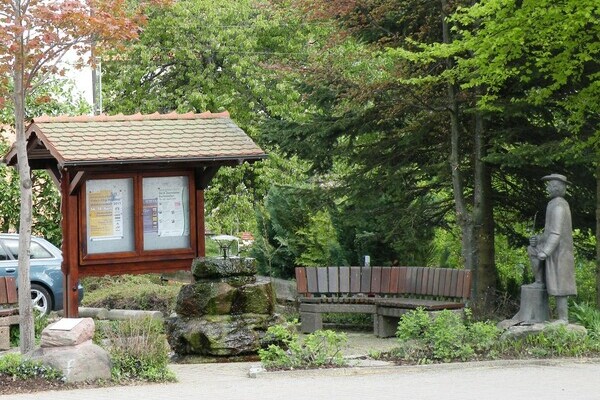 Alter Rathausbrunnen Bildnachweis: Mit freundlicher Genehmigung der Gemeinde Seewald Alter Rathausbrunnen Bildnachweis: Mit freundlicher Genehmigung der Gemeinde Seewald