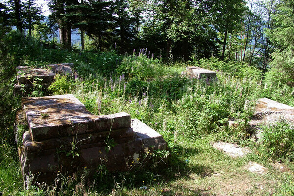 Ruine Königswart Bildnachweis: Mit freundlicher Genehmigung der Gemeinde Seewald Ruine Königswart Bildnachweis: Mit freundlicher Genehmigung der Gemeinde Seewald