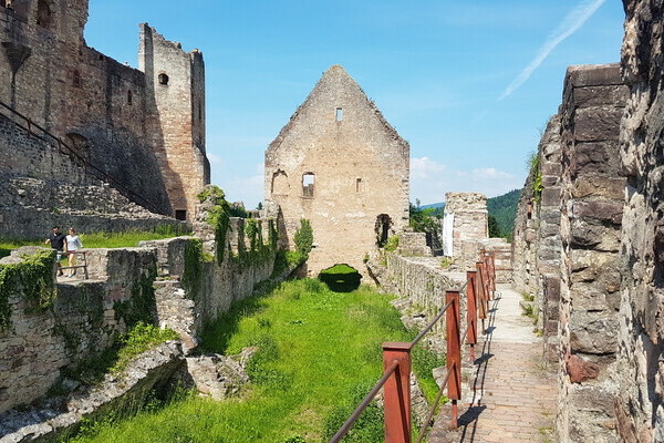 Ruine Hochburg Ruine Hochburg
