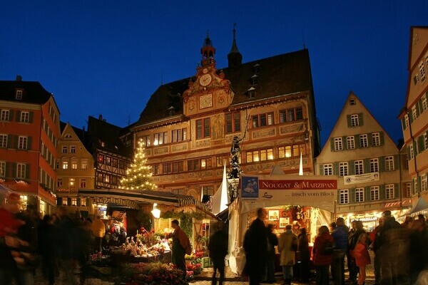 Marktplatz Tübingen Bildnachweis: © Stadt Tübingen Marktplatz Tübingen Bildnachweis: © Stadt Tübingen