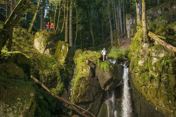 Höllbachwasserfälle Bildnachweis: Fotograf Klaus-Peter Kappest Höllbachwasserfälle Bildnachweis: Fotograf Klaus-Peter Kappest