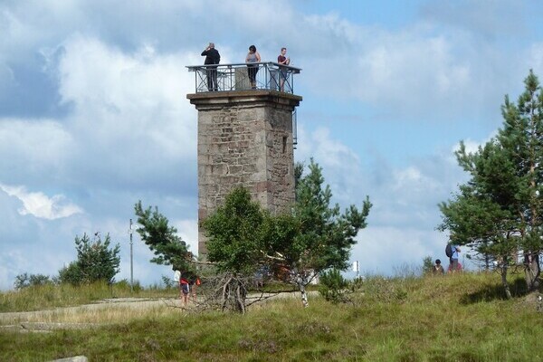 Bismarckturm Hornisgrinde Bildnachweis: © Tourist-Information Seebach Bismarckturm Hornisgrinde Bildnachweis: © Tourist-Information Seebach