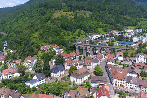 Eisenbahnviadukt Hornberg Bildnachweis: Mit freundlicher Genehmigung der Stadt Hornberg Eisenbahnviadukt Hornberg Bildnachweis: Mit freundlicher Genehmigung der Stadt Hornberg